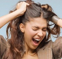 Почему чешется кожа головы? Фото