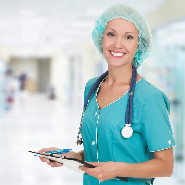 покалывание пальцев рук-картинка врача bigstock-Cheerful-medical-doctor-woman-37046314-2338799180.jpg