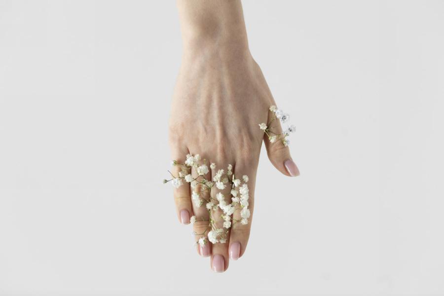 Грибок на пальцах рук