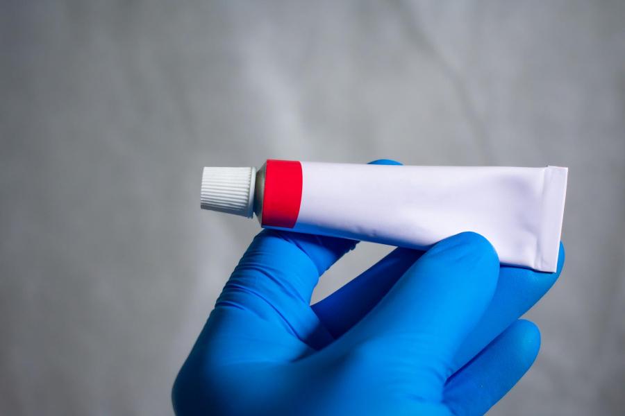 Грибок на пальцах ног