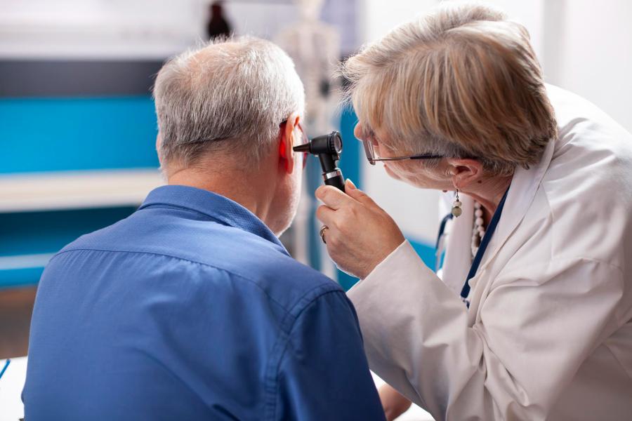 Неврит слухового нерва: симптомы и лечение