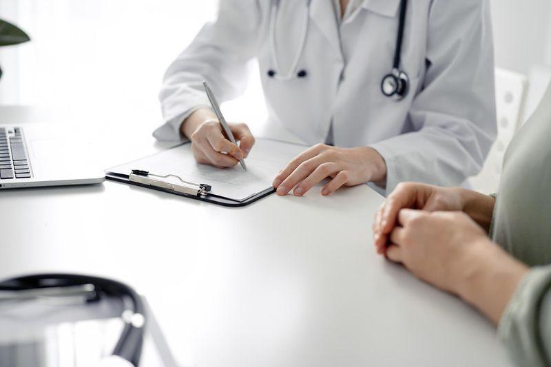 Пупочная грыжа у женщин