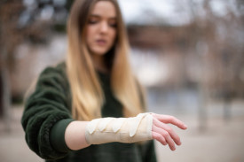 Перелом запястья руки