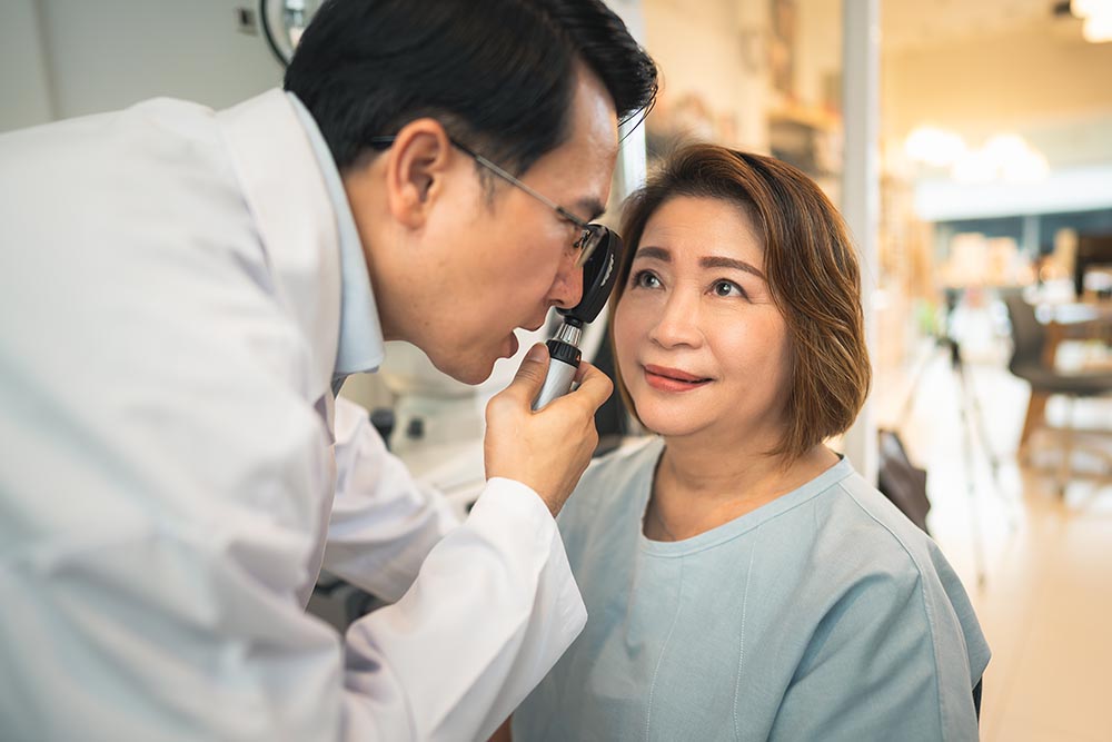 Неврит зрительного нерва - лечение, симптомы и причины заболевания глаз