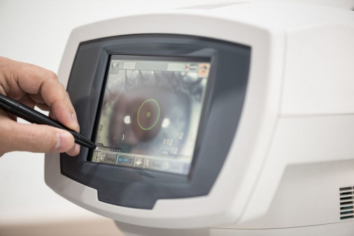 Контрольные офтальмологические осмотры после операции по замене хрусталика Осмотры после операции по замене хрусталика