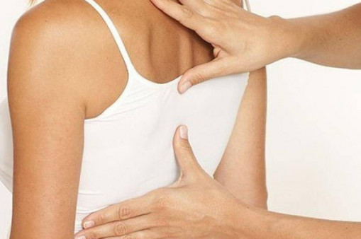 Причины появления боли в грудном отделе Причины появления боли в грудном отделе