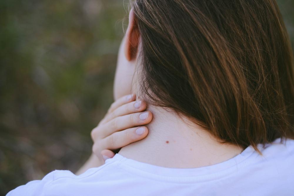 Покраснение на шее