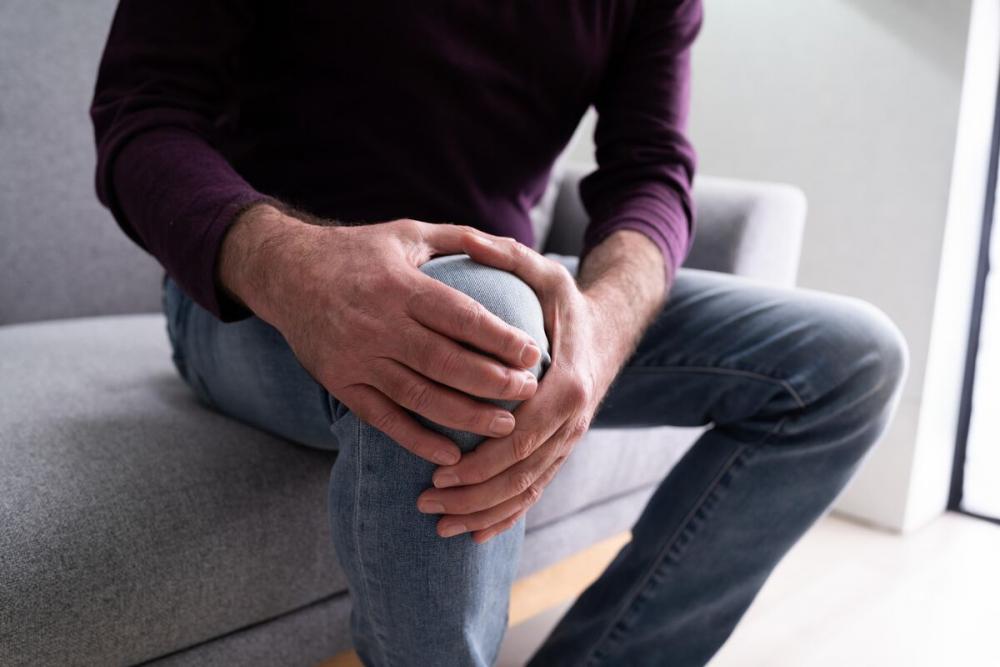 Боль в колене сбоку с внешней стороны