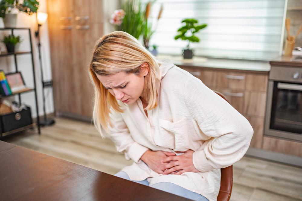 Боль в левом боку внизу живота