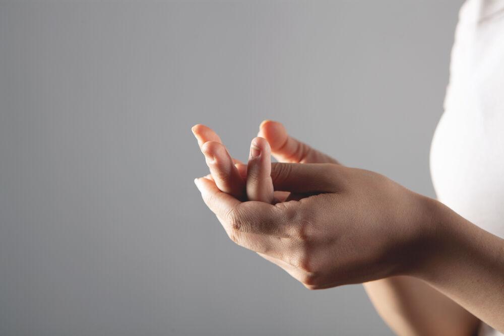 Онемение пальцев правой руки