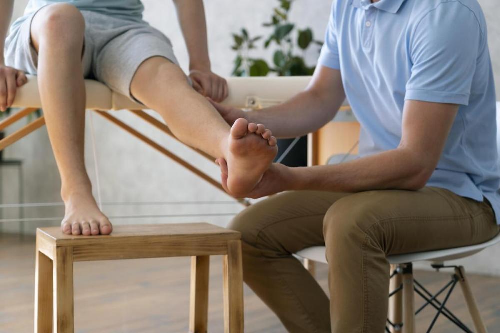 Уплотнение на ноге под кожей