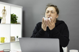 Чихаете и текут сопли: что делать?